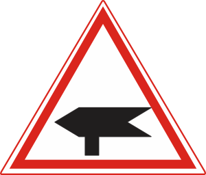 which of the following indicates "THE MAIN ROAD IS IN YOUR FRONT"?